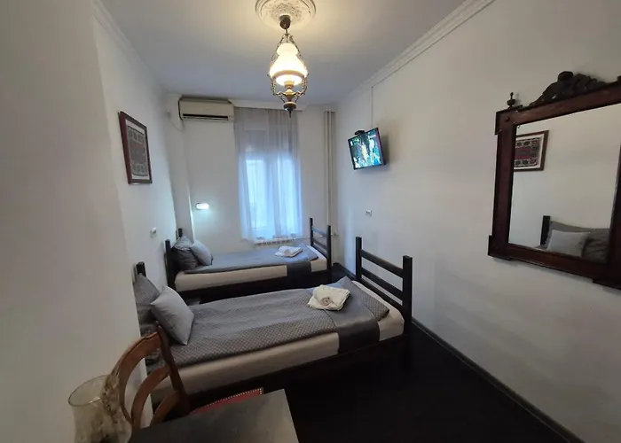 Authentic Belgrade Centre Hostel - Only Private Rooms