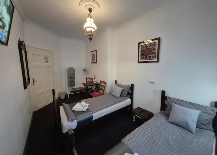 Authentic Belgrade Centre Hostel - Only Private Rooms