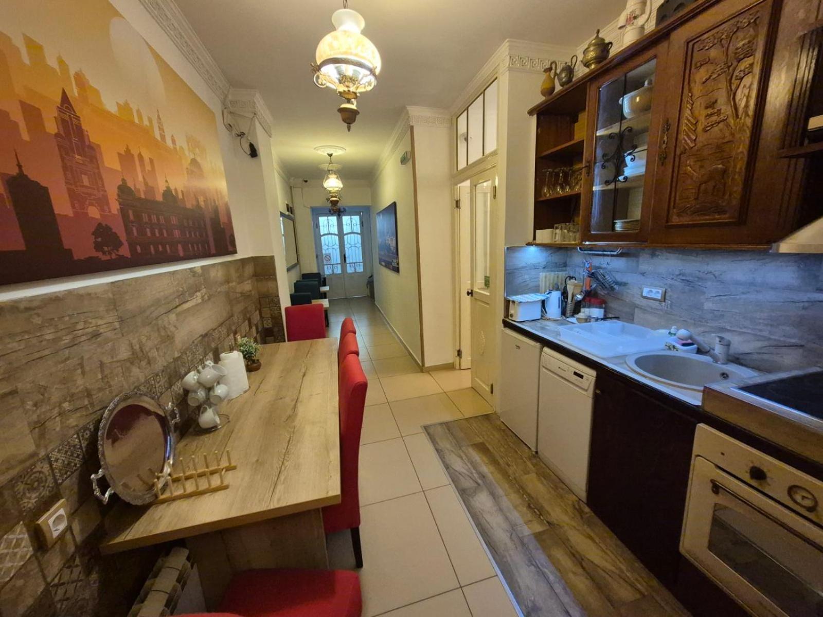 Ostello Authentic Centre - Only Private Rooms, Paid Parking On-site, Mandatory Reservation Belgrado