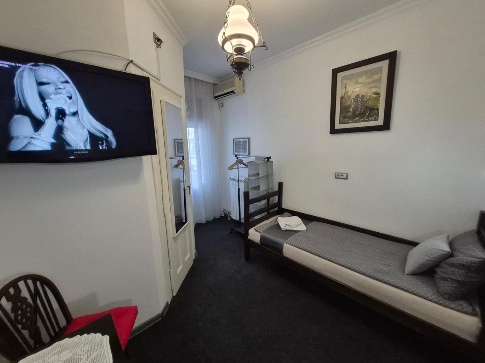 Authentic Centre - Only Private Hostel
