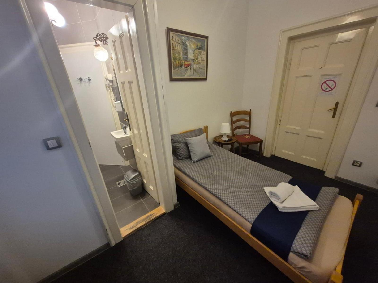Hostel Authentic Centre - Only Private *